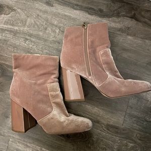 Light pink suede boots